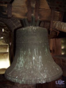 Przełazy (kościół filialny) - dzwon (datowanie 1628 r.)