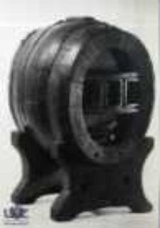 Zielona G&oacute;ra; Muzeum Okręgowe - Dział Winiarski, zabytkowa beczułka z XIX w.