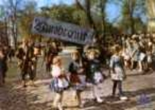 Zielona Góra; Korowód "Dni Winobrania". Czoło korowodu.