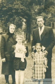 I komunia św. Stanisława Zygmunta Pańczyszyna - fotografia rodzinna