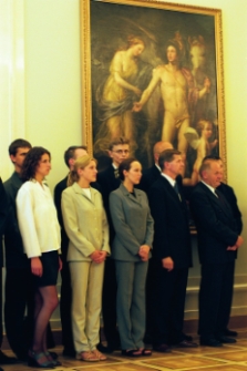 Studenci zielonogórskich uczelni podczas uroczystego spotkania z okazji podpisania ustawy o utworzeniu Uniwersytetu Zielonogórskiego