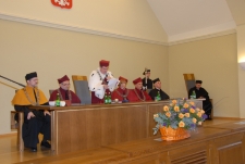 Uroczystość wręczenia tytułu doktora honoris causa Uniwersytetu Zielonogórskiego profesorowi Janowi Węglarzowi (fot. 17)
