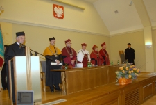 Uroczystość wręczenia tytułu doktora honoris causa Uniwersytetu Zielonogórskiego profesorowi Janowi Węglarzowi (fot. 30)