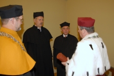 Uroczystość wręczenia tytułu doktora honoris causa Uniwersytetu Zielonogórskiego profesorowi Janowi Węglarzowi (fot. 35)