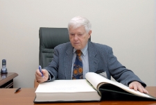 Uroczystość wręczenia tytułu doktora honoris causa Uniwersytetu Zielonogórskiego profesorowi Owenowi Gingerichowi (fot. 12)