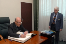 Uroczystość wręczenia tytułu doktora honoris causa Uniwersytetu Zielonogórskiego profesorowi Owenowi Gingerichowi (fot. 15)