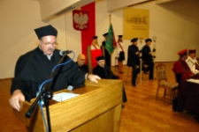 Uroczystość wręczenia tytułu doktora honoris causa Uniwersytetu Zielonog&oacute;rskiego profesorowi Owenowi Gingerichowi (fot. 44)