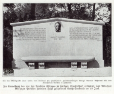 Die den Mittelpunkt einer hinter dem Denkmal sich hinziehenden halbkreisf&ouml;rmigen Anlage bildende Ruhebank mit dem Kolossalkopf Goethes in Hochrelief