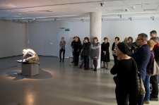 Biblioteka narcyz&oacute;w - relacja fotograficzna z wernisażu (fot. 2)