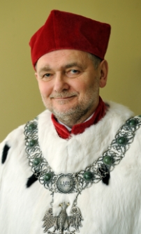 Prof. dr hab. inż. Tadeusz Kuczyński w todze rektora Uniwersytetu Zielonogórskiego