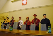 Uroczystość wręczenia tytułu doktora honoris causa Uniwersytetu Zielonogórskiego profesorowi Janowi Węglarzowi (fot. 3)