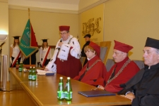 Uroczystość wręczenia tytułu doktora honoris causa Uniwersytetu Zielonogórskiego profesorowi Janowi Węglarzowi (fot. 15)