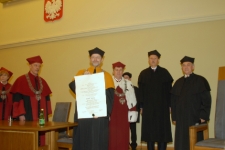 Uroczystość wręczenia tytułu doktora honoris causa Uniwersytetu Zielonogórskiego profesorowi Janowi Węglarzowi (fot. 32)