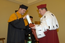 Uroczystość wręczenia tytułu doktora honoris causa Uniwersytetu Zielonogórskiego profesorowi Janowi Węglarzowi (fot. 34)