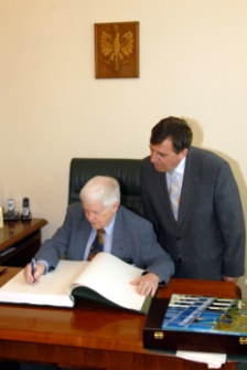 Uroczystość wręczenia tytułu doktora honoris causa Uniwersytetu Zielonogórskiego profesorowi Owenowi Gingerichowi (fot. 9)