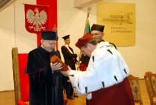 Uroczystość wręczenia tytułu doktora honoris causa Uniwersytetu Zielonogórskiego profesorowi Owenowi Gingerichowi (fot. 57)