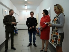 Obrona dyplomu absolwenta Wydziału Artystycznego Uniwersytetu Zielonog&oacute;rskiego - relacja fotograficzna z wernisażu (fot. 3)